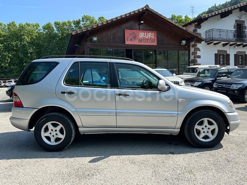 Gris / plata Usado 2001 Mercedes ML270 SUV | 4999 € (Precio justo) - Imagen 1/4