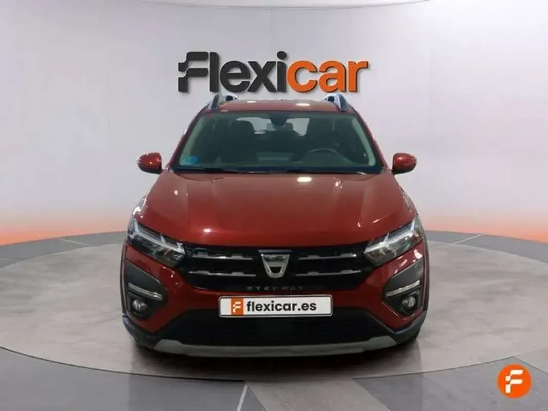 Usado Dacia Sandero Essentiel 101 CV (74 kW) 2021 Rojo Utilitario