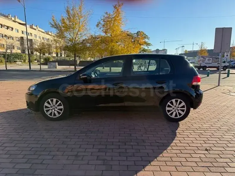 Usado VW Golf VI Advance 105 CV (77 kW) 2010 Negro Berlina