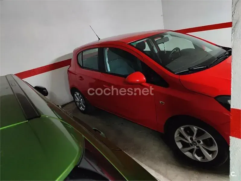 Usado Opel Corsa Selective 90 CV (66 kW) 2015 Rojo Utilitario