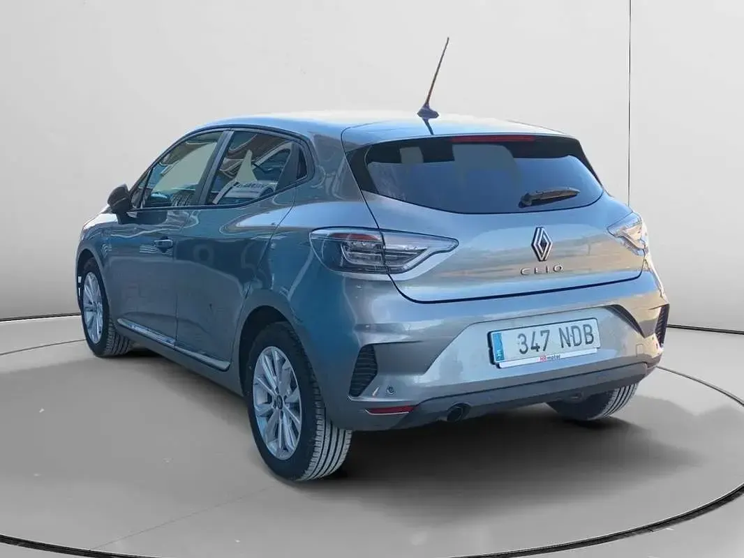 Usado Renault Clio Evolution 101 CV (74 kW) 2025 Gris Utilitario