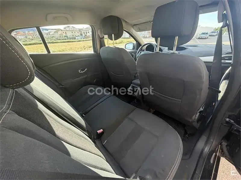 Usado Renault Mégane III Dynamique 105 CV (77 kW) 2009 Azul Berlina