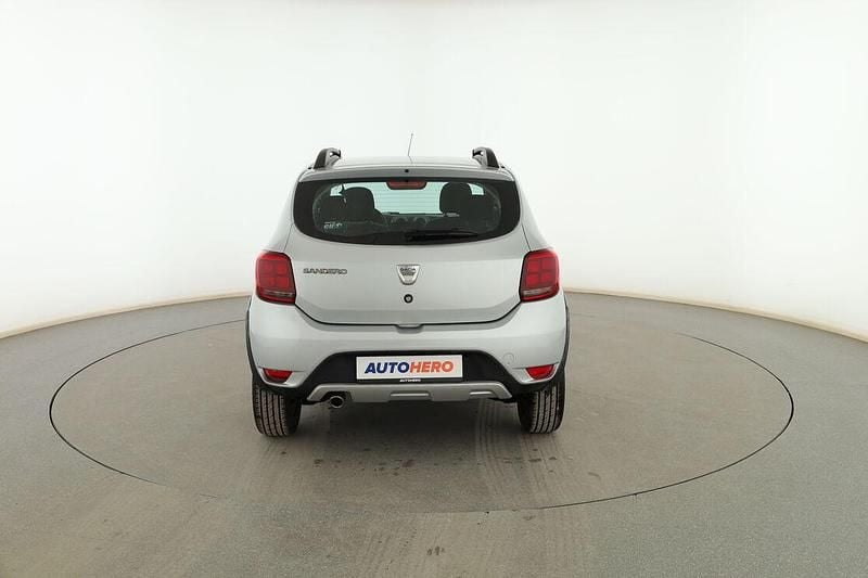 Begagnad Dacia Sandero Stepway 90 HK (66 kW) 2017 Grå Sedan