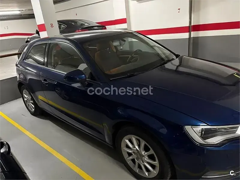 Usado Audi A3 Attraction 105 CV (77 kW) 2013 Azul Berlina
