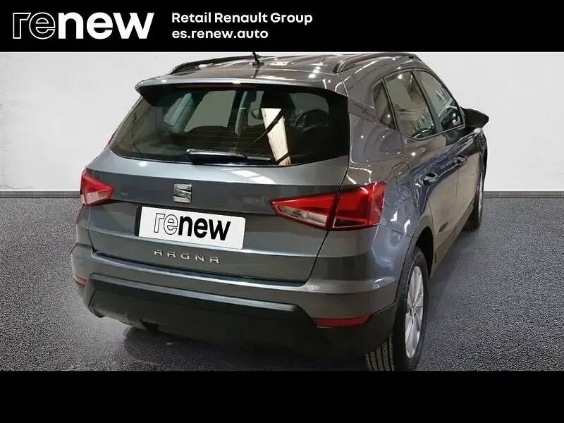 Usado Seat Arona Ecomotive 95 CV (69 kW) 2018 Gris SUV