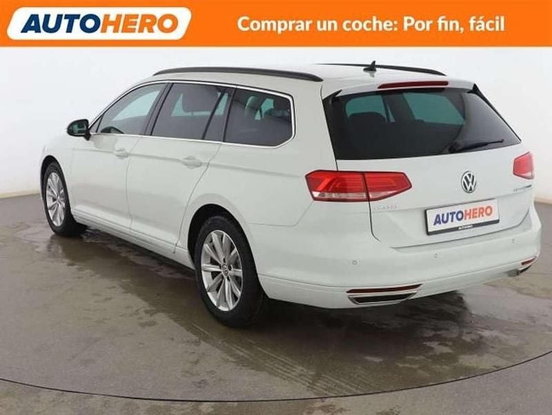 Usado VW Passat Advance 150 CV (110 kW) 2016 Blanco Familiar