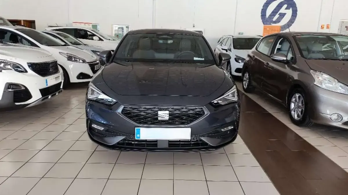 Nuevo Seat Leon FR 150 CV (110 kW) 2026 Gris Berlina