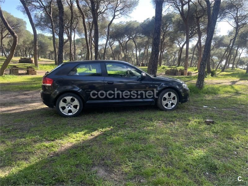 Negro Usado 2004 Audi A3 Attraction Berlina | 3800 € (Precio justo) - Imagen 1/3