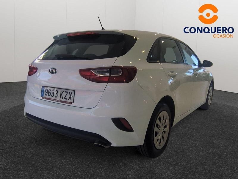 Usado Kia Ceed 120 CV (88 kW) 2019 Blanco Utilitario