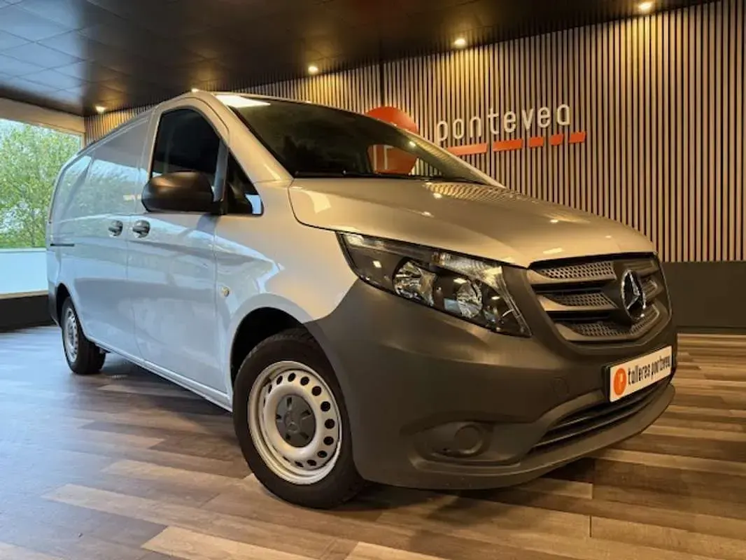 Usado Mercedes Vito 114 CV (83 kW) 2019 Gris Van