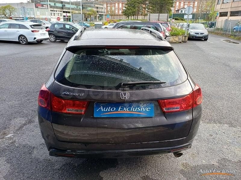 Usado Honda Accord Elegance 156 CV (114 kW) 2011 Gris / plata Familiar