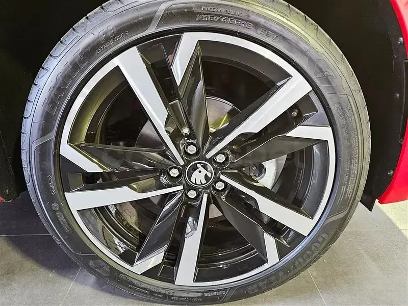 Usado Skoda Kamiq Monte Carlo 150 CV (110 kW) 2024 Rojo SUV