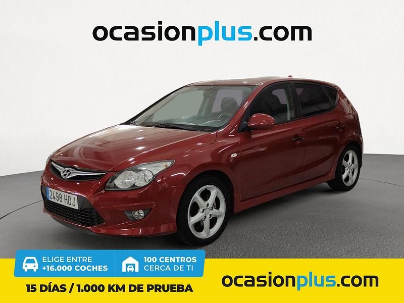 Rojo Usado 2011 Hyundai i30 Comfort Berlina | 6700 € (Precio justo) - Imagen 1/4