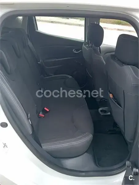 Usado Renault Clio IV Business 75 CV (55 kW) 2017 Blanco Berlina