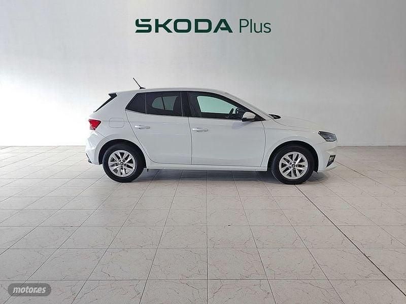 Usado Skoda Fabia Selection 115 CV (84 kW) 2025 Blanco Utilitario