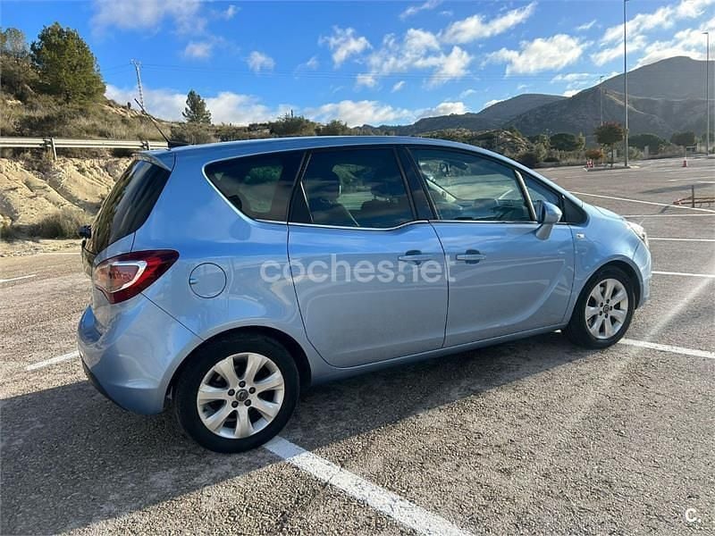Usado Opel Meriva Selective 110 CV (80 kW) 2014 Azul Monovolumen