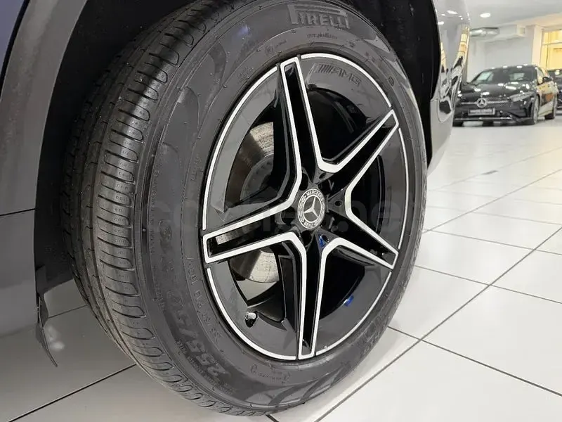Usado Mercedes GLC300e 320 CV (235 kW) 2021 Azul SUV