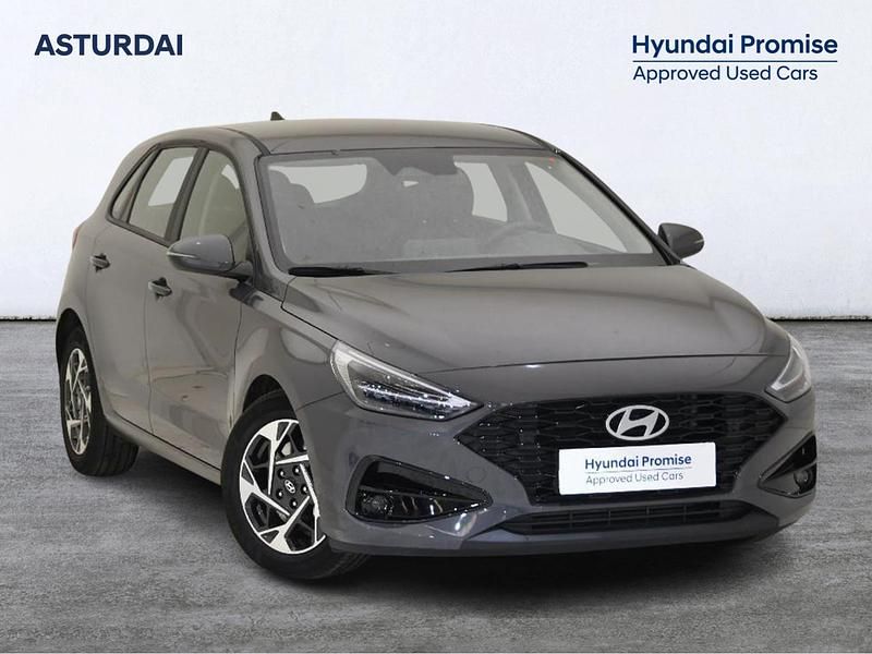 Usado Hyundai i30 100 CV (73 kW) 2024 Gris Utilitario