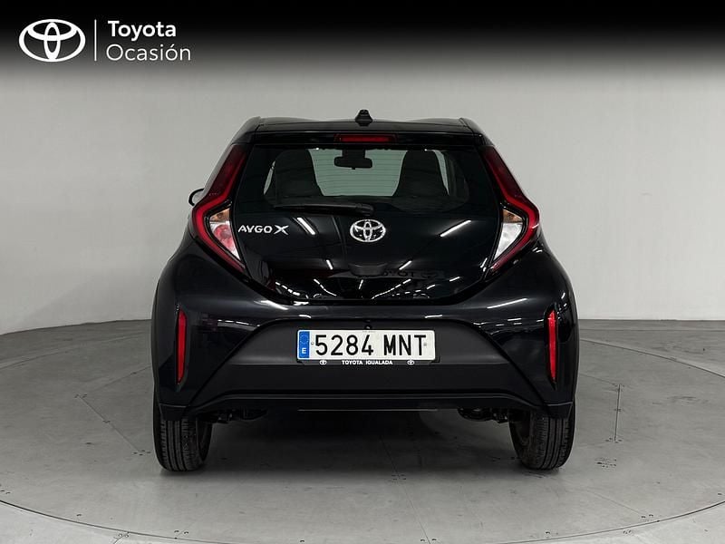 Usado Toyota Aygo X Play 72 CV (52 kW) 2024 Negro SUV