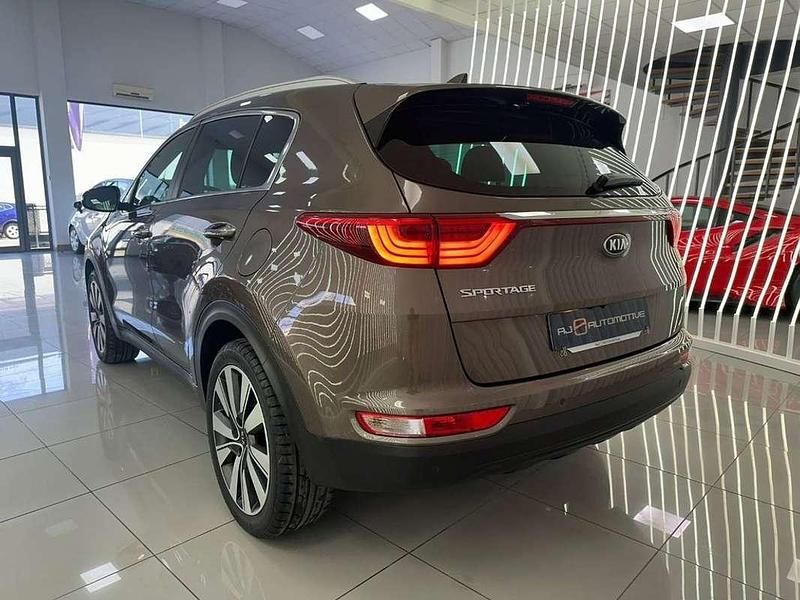 Usado Kia Sportage Plus 116 CV (85 kW) 2018 Marrón SUV