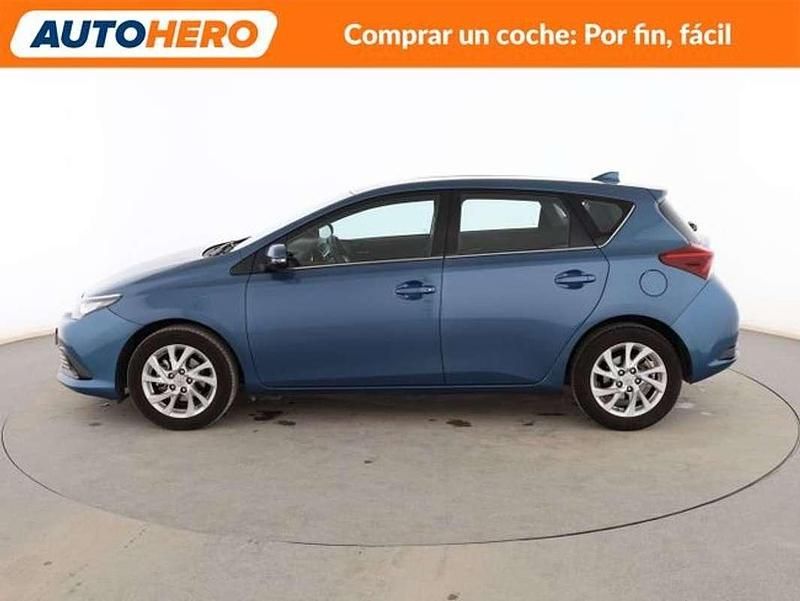 Usado Toyota Auris Active 116 CV (85 kW) 2018 Azul Berlina