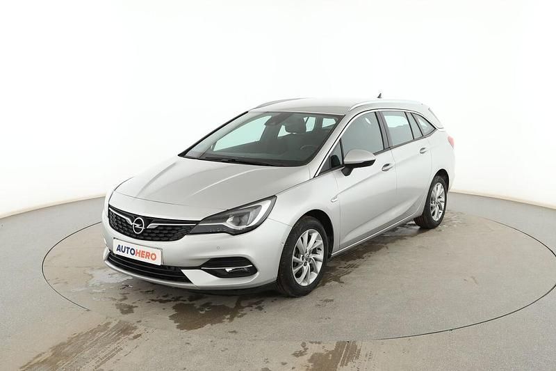 Usado Opel Astra Elegance 145 CV (106 kW) 2020 Gris Familiar