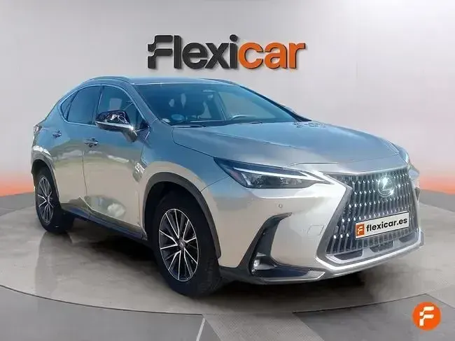 Usado Lexus NX450h+ Sport Line 309 CV (227 kW) 2022 Gris SUV