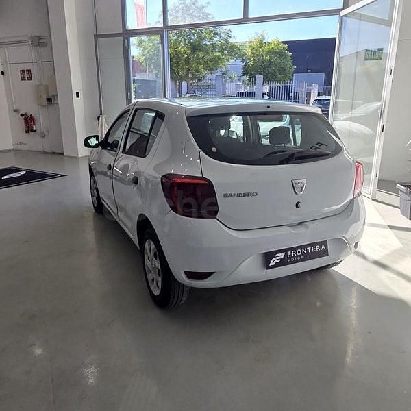 Usado Dacia Sandero Ambiance 75 HP (55 kW) 2017 Branco Sedan