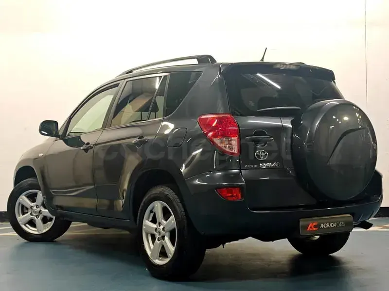 Usado Toyota RAV4 Luna 152 CV (111 kW) 2008 Gris / plata SUV