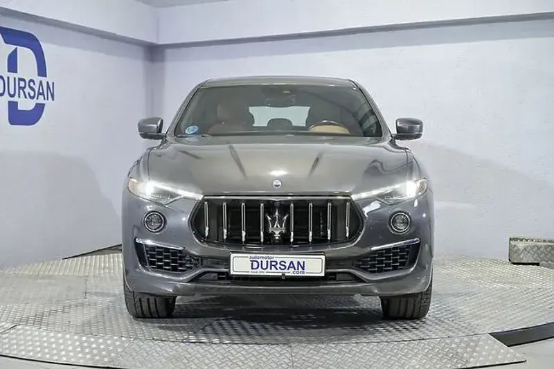 Usado Maserati Levante GT 330 CV (242 kW) 2021 Gris / plata SUV