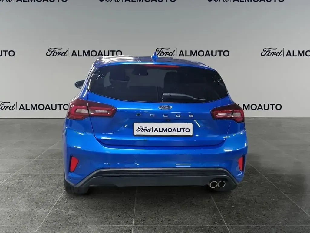 Usado Ford Focus ST-Line 125 CV (91 kW) 2024 Azul desert island (metalizado) Berlina