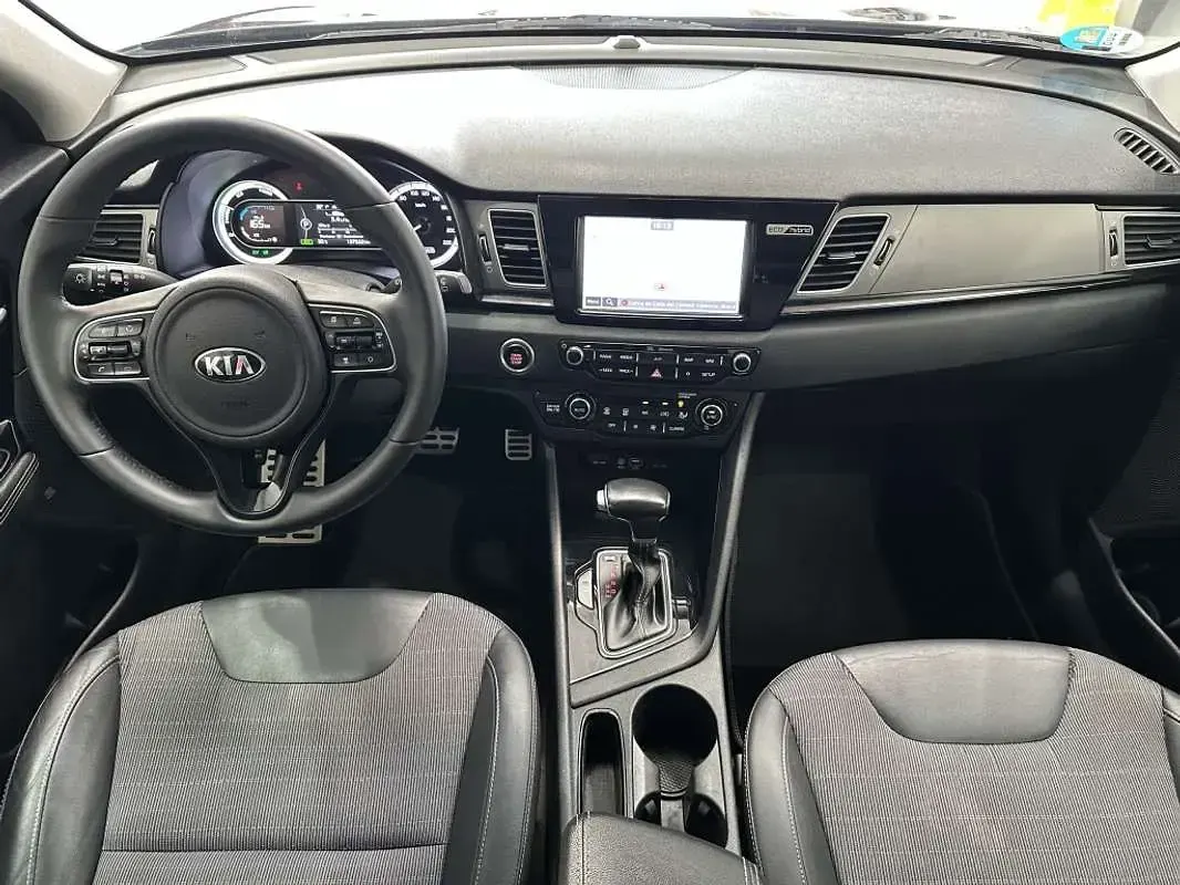 Usado Kia Niro 141 CV (103 kW) 2018 Azul SUV