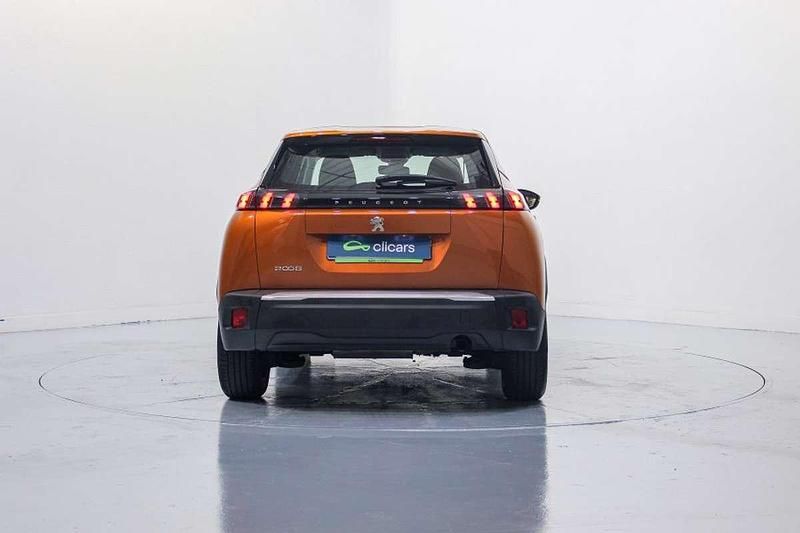 Usado Peugeot 2008 Active 101 CV (74 kW) 2022 Naranja SUV