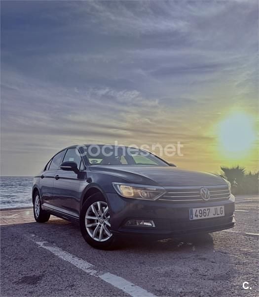 Usado VW Passat Advance 120 CV (88 kW) 2016 Azul Berlina