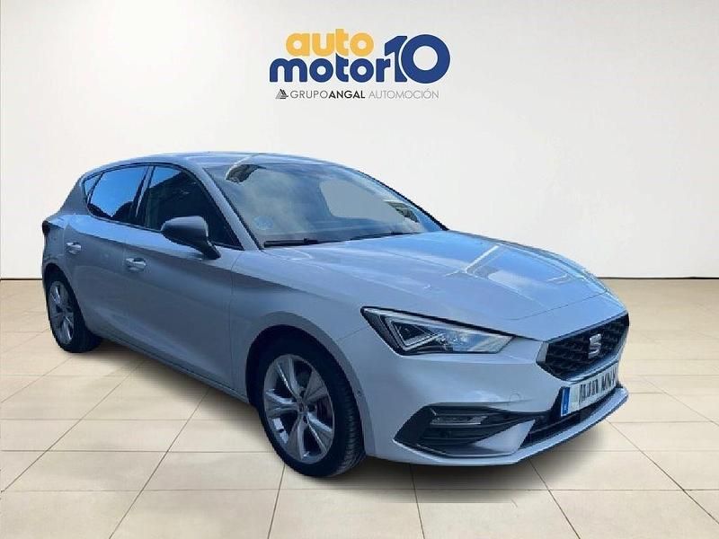 Usado Seat Leon FR 150 CV (110 kW) 2024 Blanco