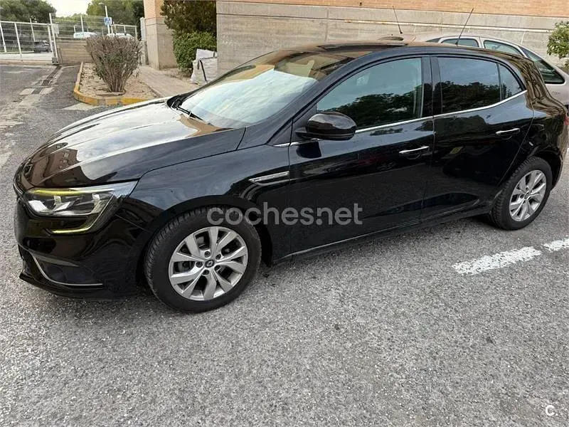 Usado Renault Mégane Business 95 CV (69 kW) 2020 Negro Berlina