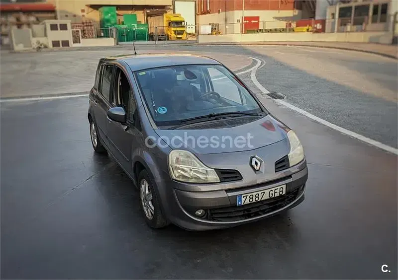 Usado Renault Grand Modus Authentique 75 CV (55 kW) 2008 Gris / plata Monovolumen