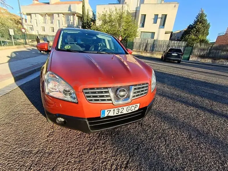 Używany Nissan Qashqai Acenta 150 KM (110 kW) 2009 Czerwony SUV