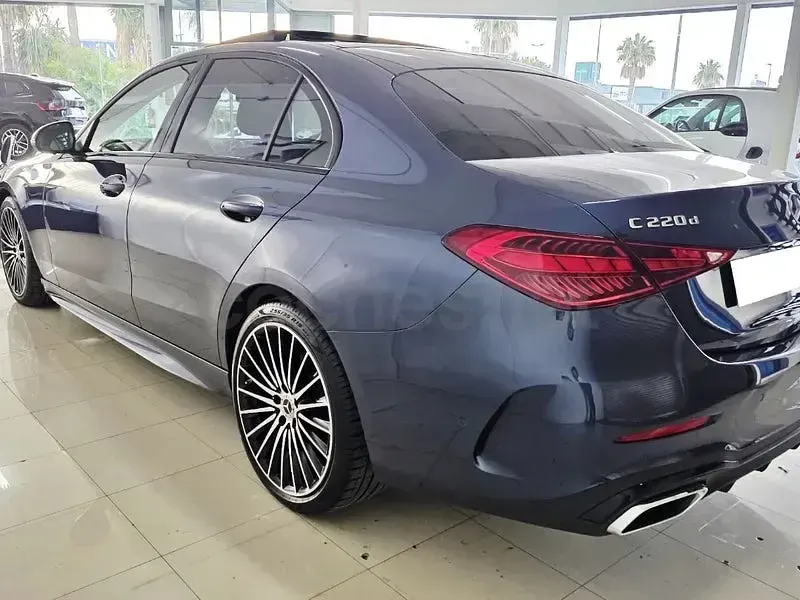 Usado Mercedes C220 197 CV (144 kW) 2025 Azul Berlina
