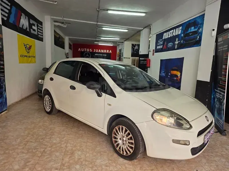 Usado Fiat Punto Easy 75 CV (55 kW) 2012 Blanco Utilitario