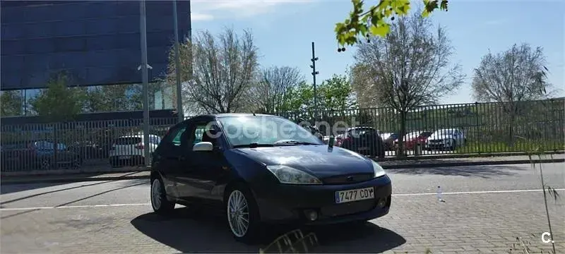 Usado Ford Focus Trend 100 CV (73 kW) 2003 Negro Berlina
