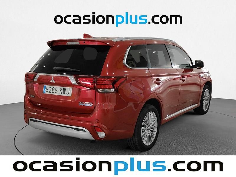 Usado Mitsubishi Outlander P-HEV 224 CV (164 kW) 2019 Rojo SUV