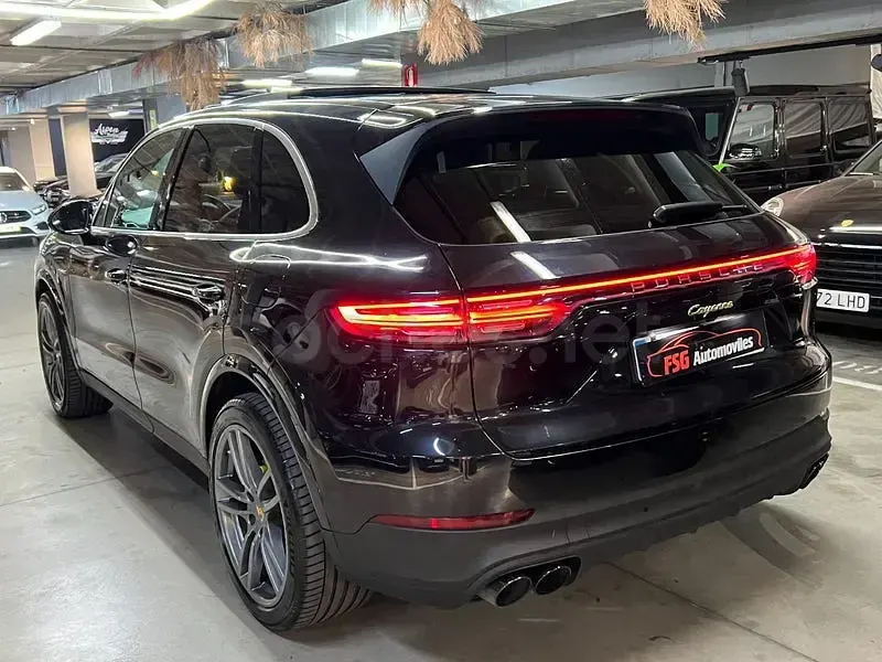 Usado Porsche Cayenne E-Hybrid 462 CV (339 kW) 2018 Negro SUV