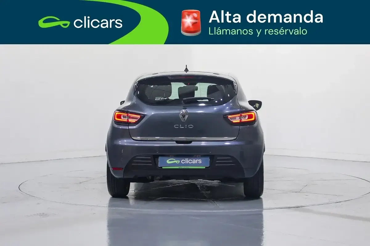 Usado Renault Clio Zen 90 CV (66 kW) 2019 Gris