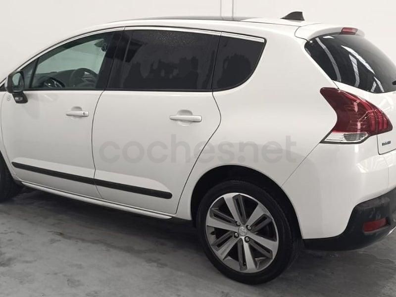 Usado Peugeot 3008 Access 120 CV (88 kW) 2014 Gris / plata Familiar