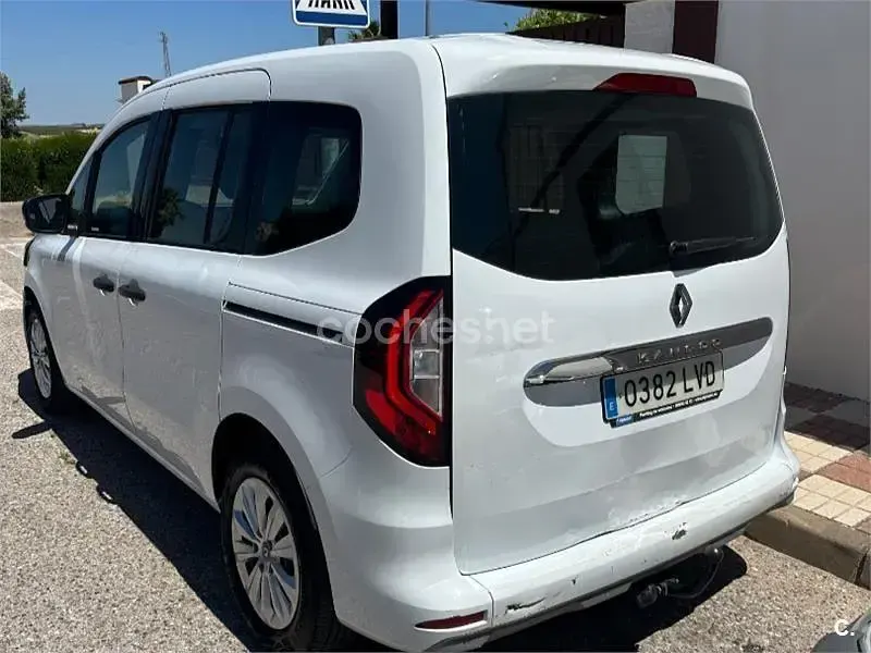 Usado Renault Kangoo Edition One 75 CV (55 kW) 2021 Blanco Monovolumen