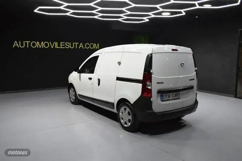 Usado Dacia Dokker Essentiel 110 CV (80 kW) 2021 Blanco Monovolumen