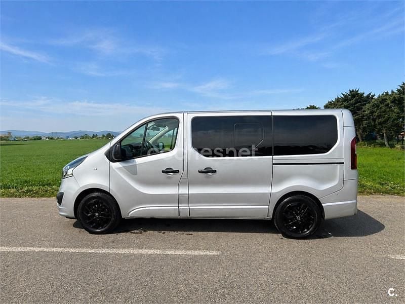 Usado Opel Vivaro 145 CV (106 kW) 2018 Gris / plata Monovolumen