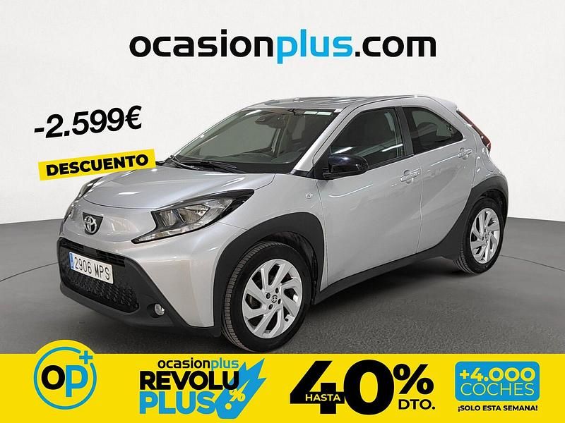 Usado Toyota Aygo X Play 72 CV (52 kW) 2024 Gris SUV
