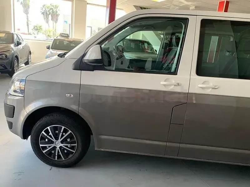 Usado VW Caravelle Comfortline 140 CV (102 kW) 2014 Blanco Van